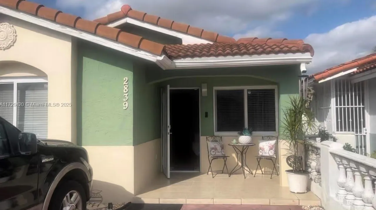 2839 W 74th Pl, Hialeah FL 33018