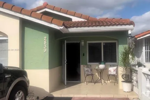 2839 W 74th Pl, Hialeah FL 33018