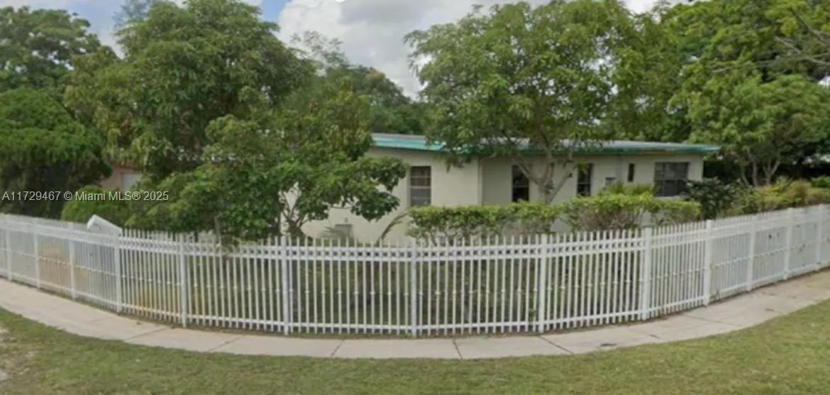 405 NW 133rd St # 405, North Miami FL 33168
