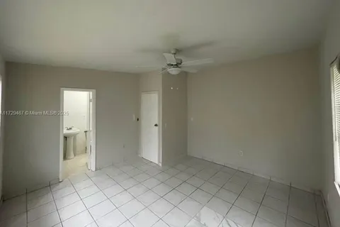 405 NW 133rd St # 405, North Miami FL 33168
