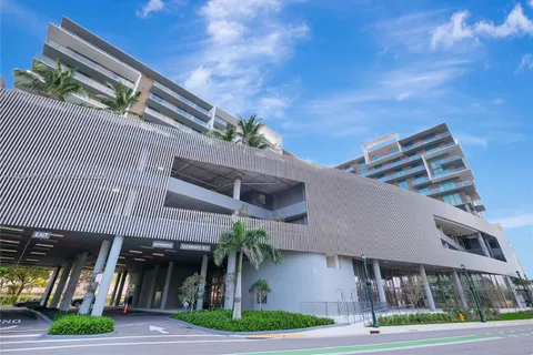 21290 biscayne # 306, Aventura FL 33180