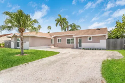 6310 NW 199th St, Hialeah FL 33015