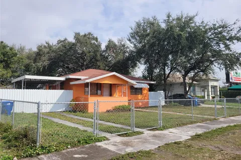 3231 NW 43rd Ter, Miami FL 33142