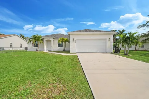 6709 NW Dorothy St, Port St. Lucie FL 34983