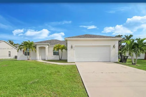 6709 NW Dorothy St, Port St. Lucie FL 34983