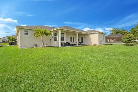 6709 NW Dorothy St, Port St. Lucie FL 34983