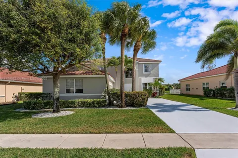 6423 Sand Hills Cir, Lake Worth FL 33463