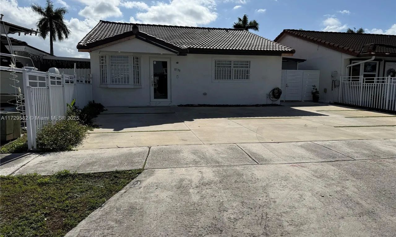 8738 NW 116th Ter, Hialeah Gardens FL 33018