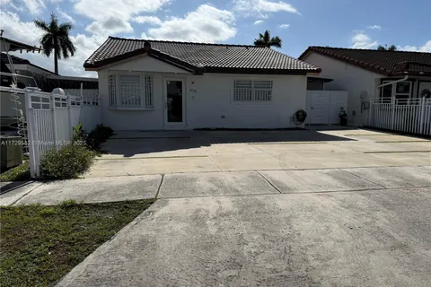 8738 NW 116th Ter, Hialeah Gardens FL 33018