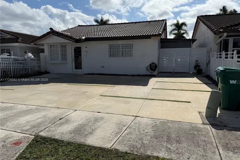 8738 NW 116th Ter, Hialeah Gardens FL 33018