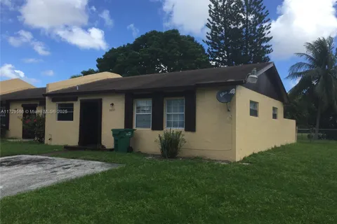 20121 NW 28th Ct, Miami Gardens FL 33056