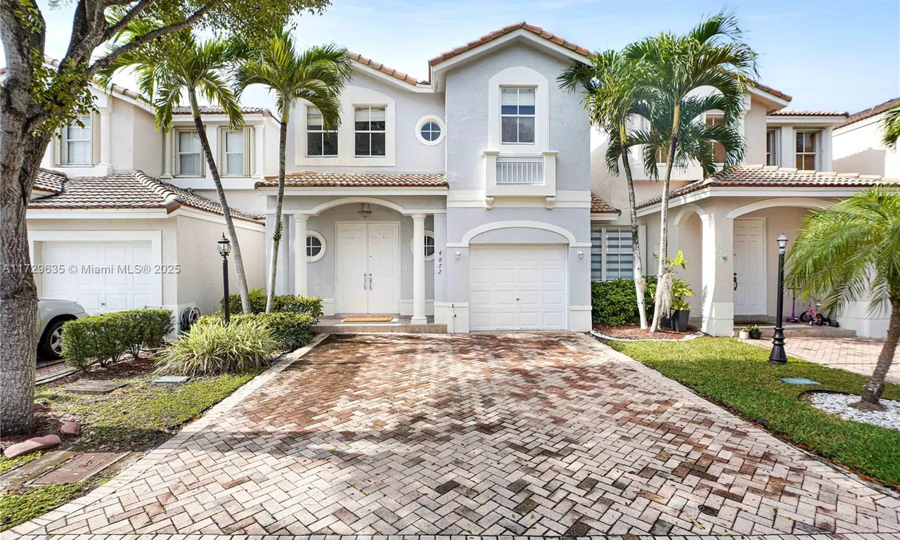 4872 NW 107th Pl, Doral FL 33178