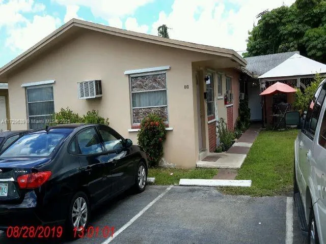 808 SW 5th Ct, Hallandale Beach FL 33009