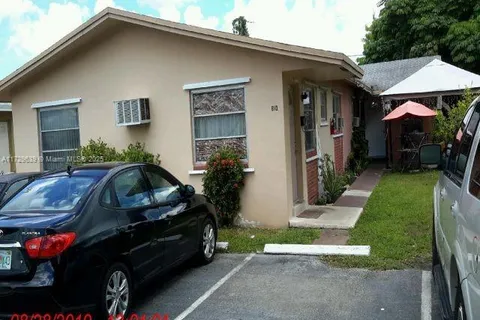 808 SW 5th Ct, Hallandale Beach FL 33009