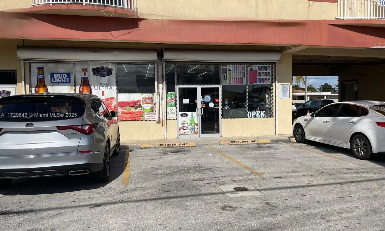 4th Ave, Hialeah FL 33013