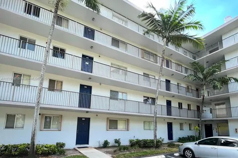 8750 N Sherman Cir # 302, Miramar FL 33025