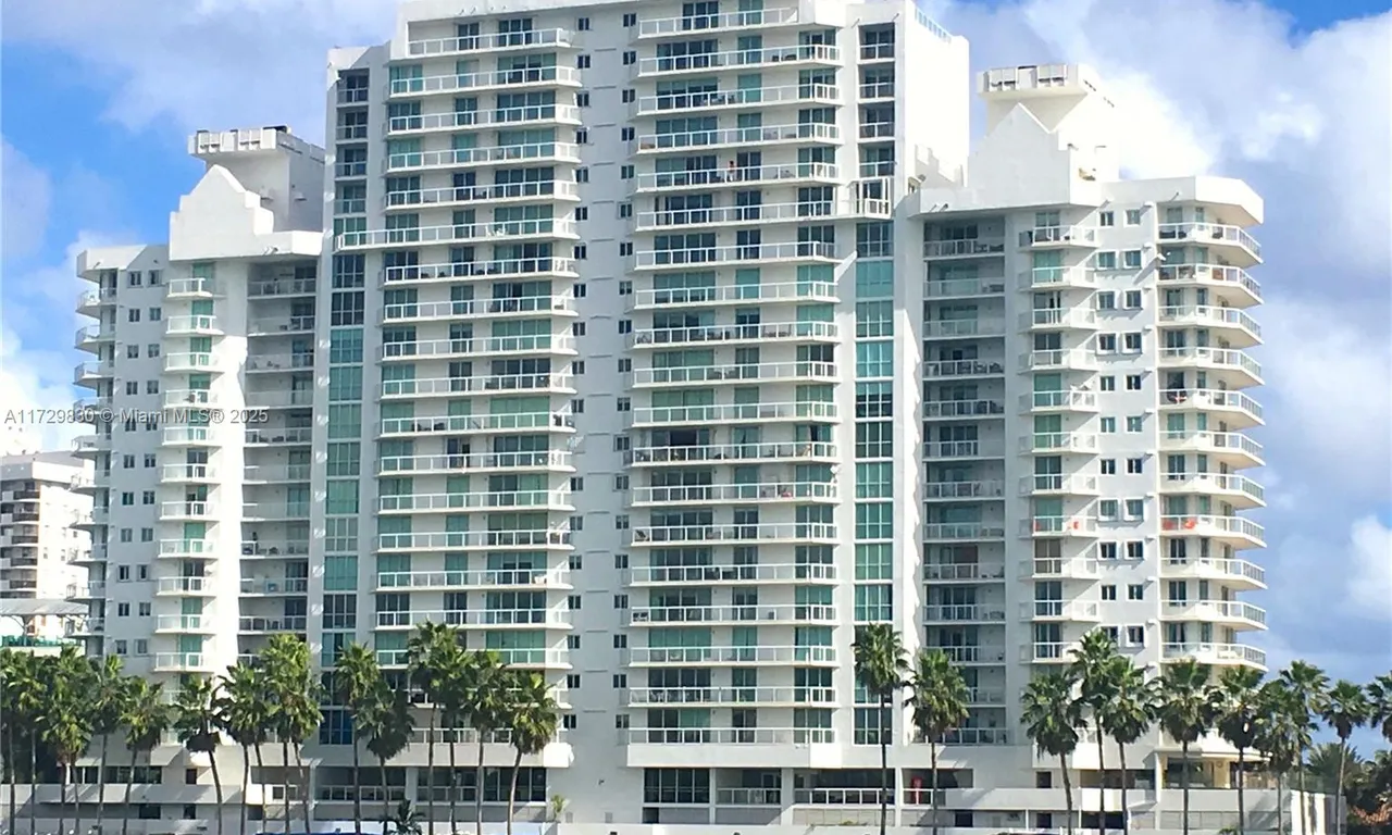 5900 Collins Ave # 2105, Miami Beach FL 33140