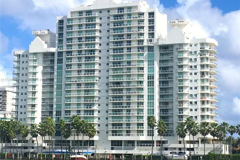 5900 Collins Ave # 2105, Miami Beach FL 33140