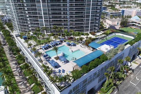 400 Alton Rd # 1805, Miami Beach FL 33139