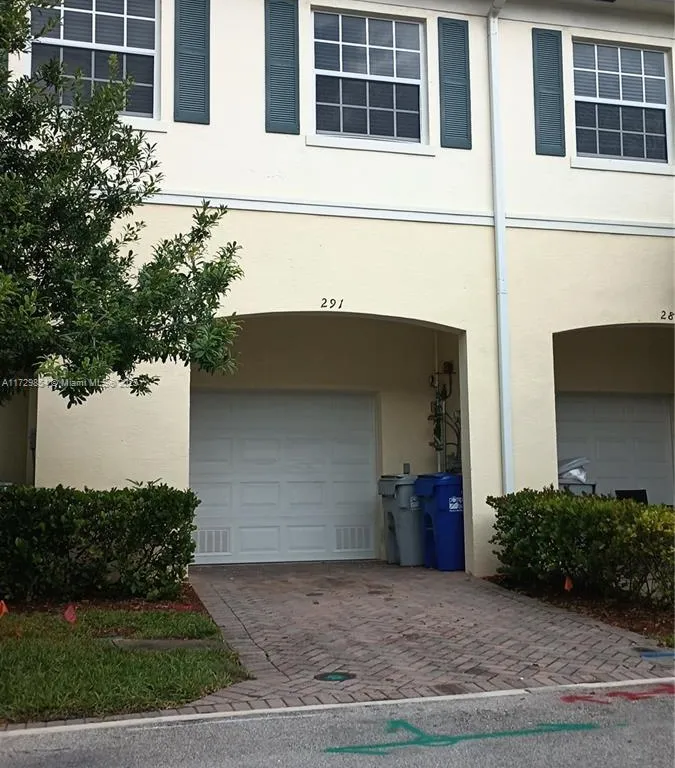 291 SW 7th Ct, Pompano Beach FL 33060