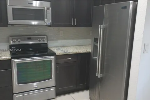 291 SW 7th Ct, Pompano Beach FL 33060