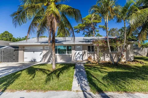 1762 N 16th Ave N, Lake Worth FL 33460
