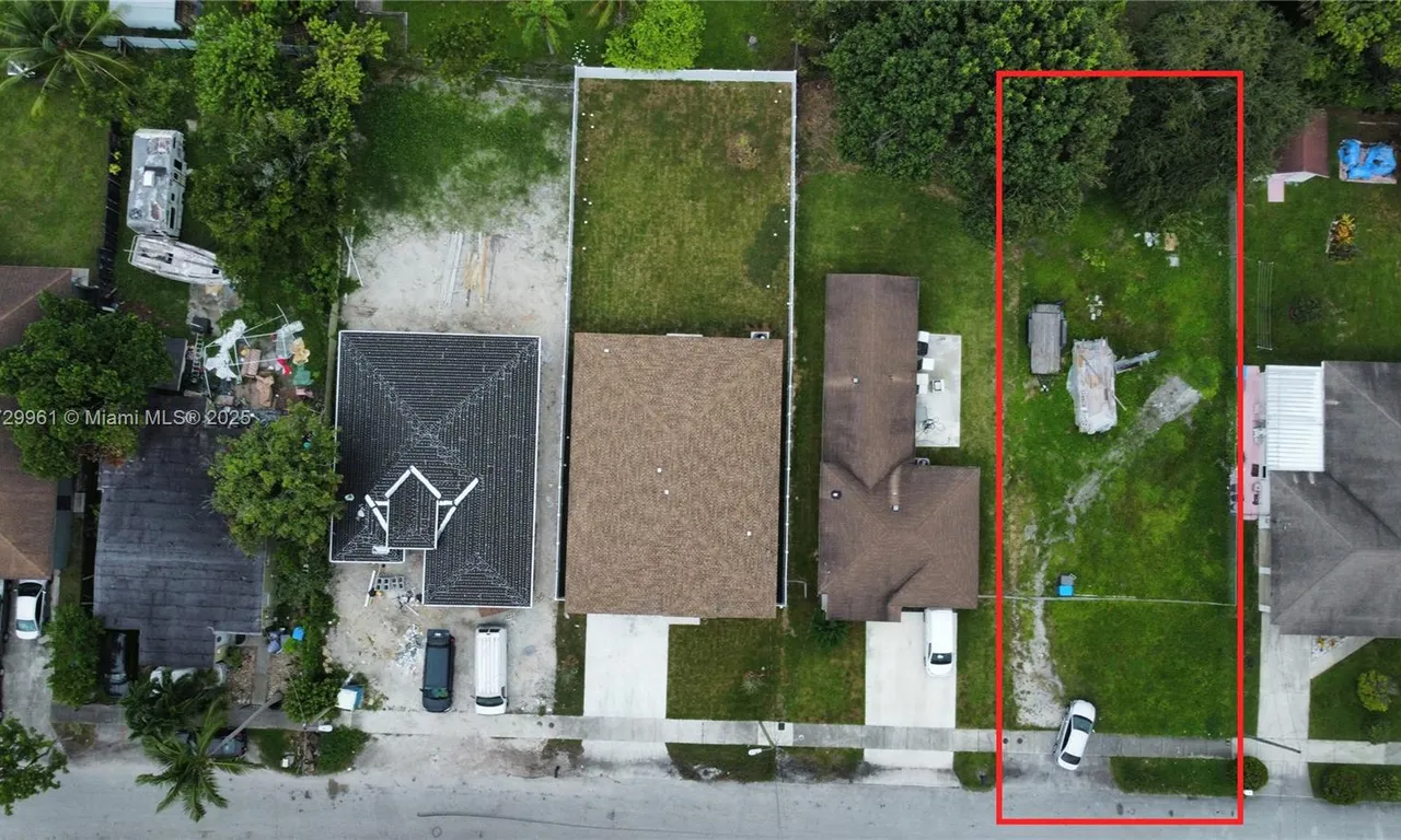 5209 SW 22nd St, West Park FL 33023