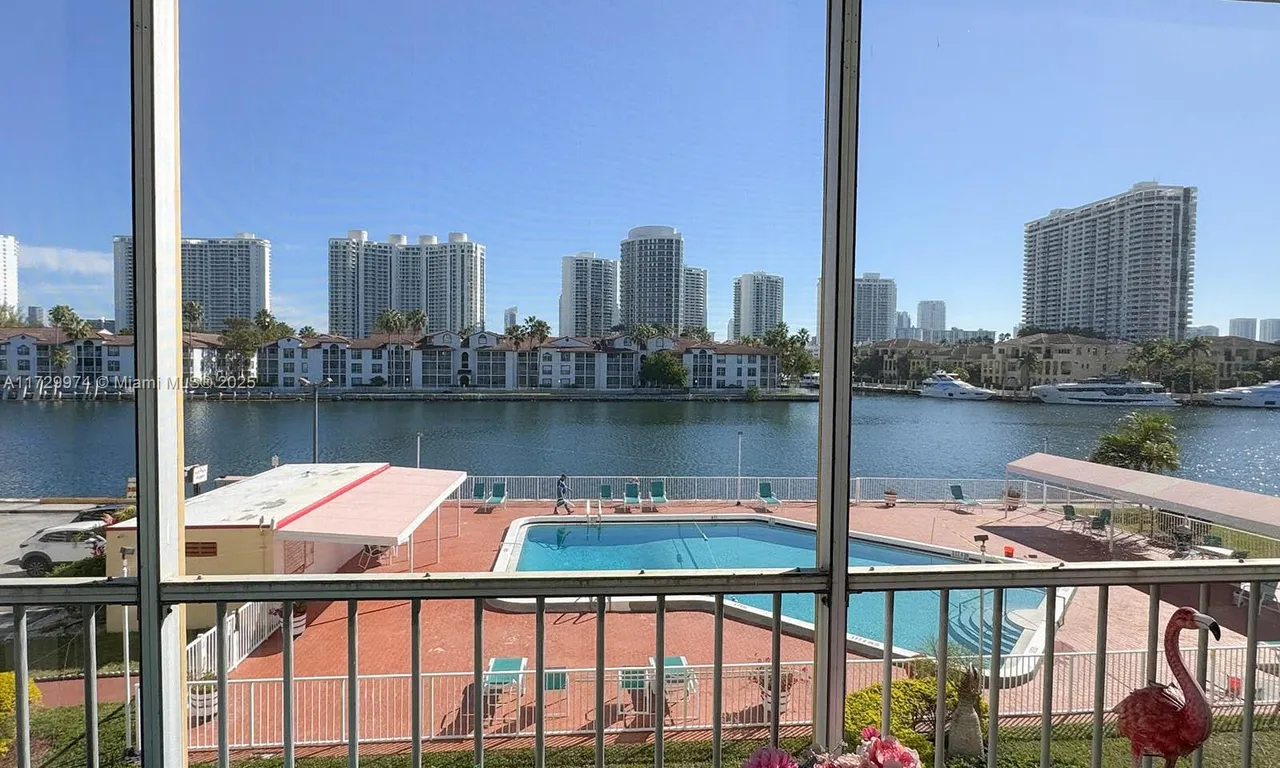 2980 Point East Dr # D302, Aventura FL 33160