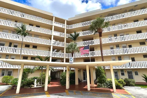 2980 Point East Dr # D302, Aventura FL 33160