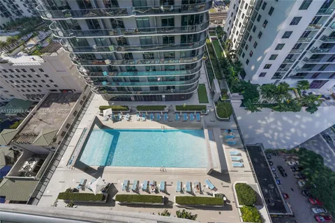 45 SW 9th St # 1908, Miami FL 33130