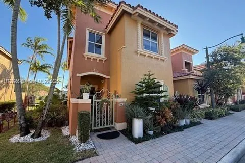 949 SW 143rd Ave, Pembroke Pines FL 33027