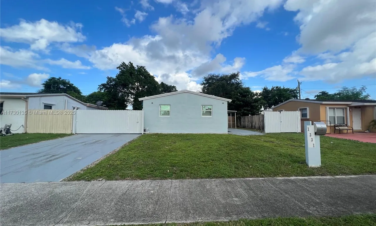 1331 N 69th Way, Hollywood FL 33024