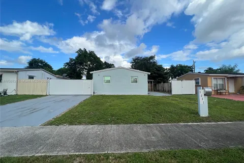 1331 N 69th Way, Hollywood FL 33024