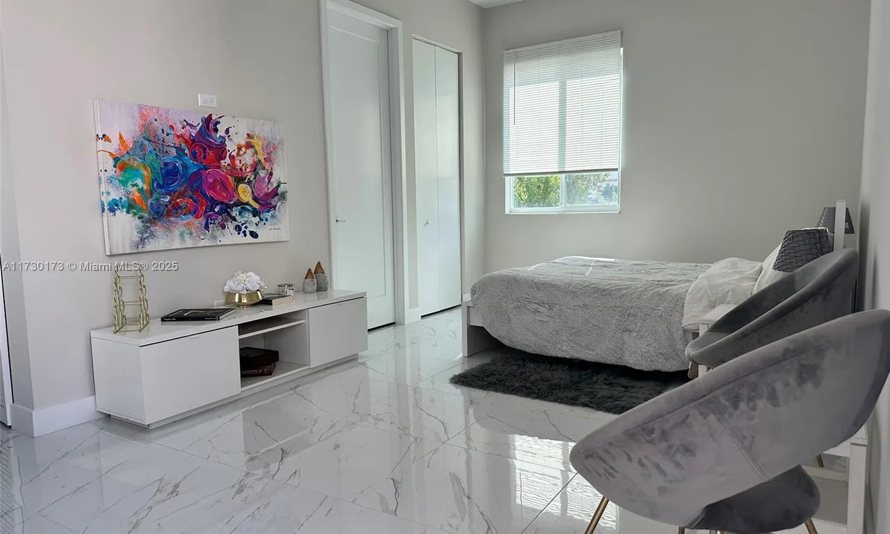 10410 NW 67th St, Doral FL 33178