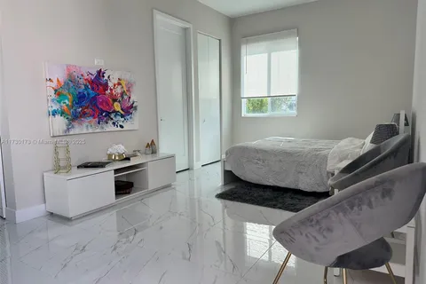 10410 NW 67th St, Doral FL 33178