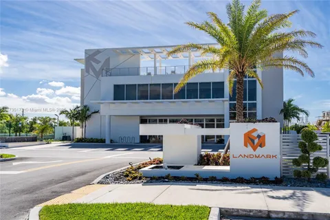 10410 NW 67th St, Doral FL 33178