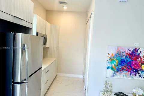 10410 NW 67th St, Doral FL 33178