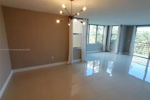 17890 W Dixie Hwy 518 Hwy # 518, North Miami Beach FL 33160
