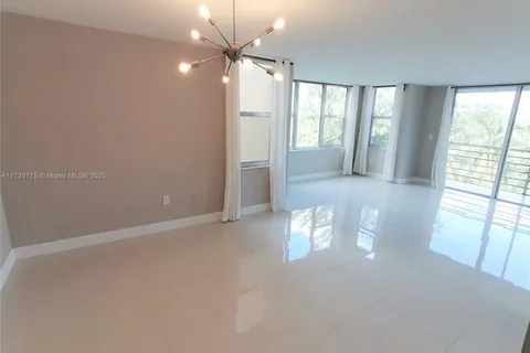 17890 W Dixie Hwy 518 Hwy # 518, North Miami Beach FL 33160