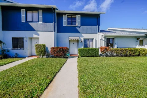 2641 W Gately Dr W # 707, West Palm Beach FL 33415