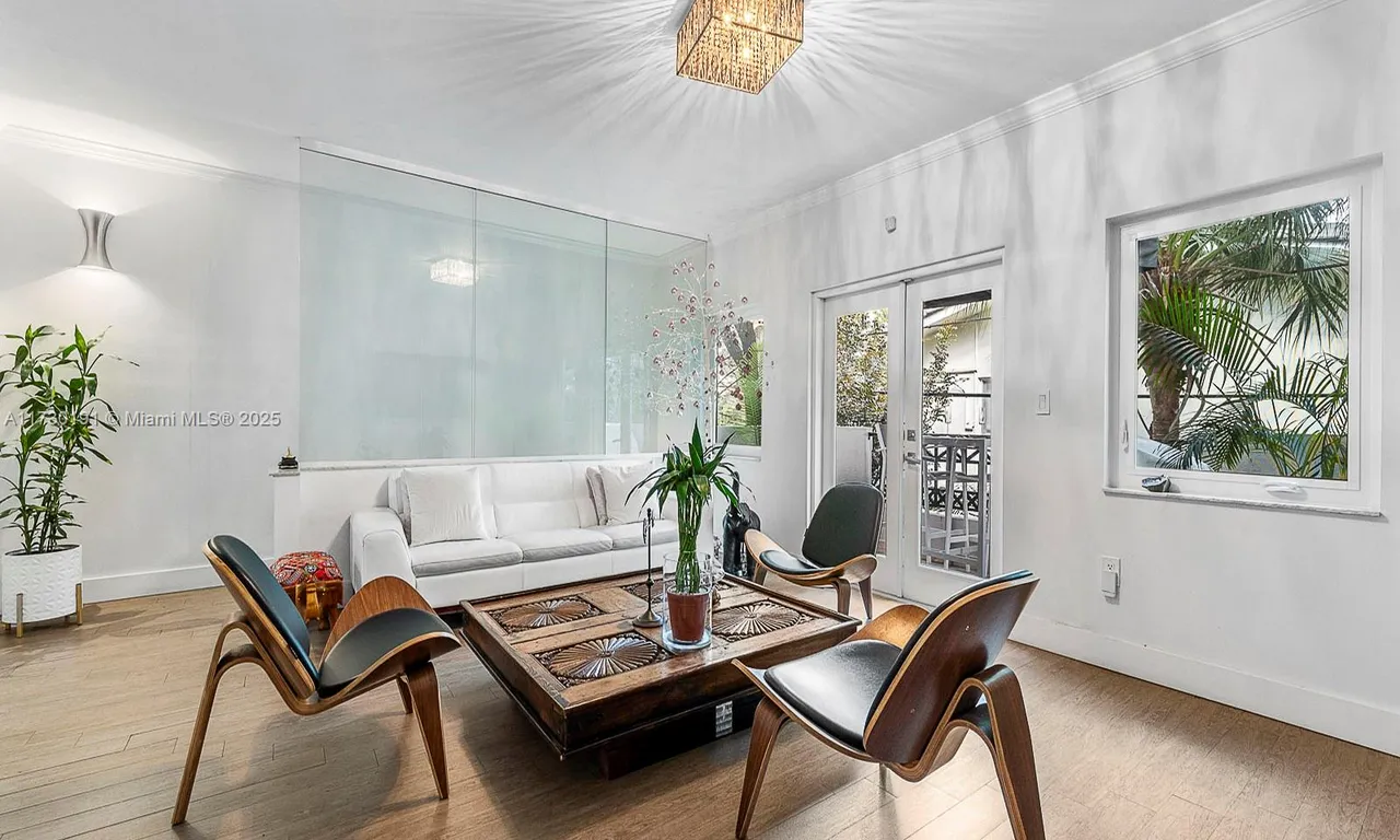 261 Navarre Ave # 9, Coral Gables FL 33134
