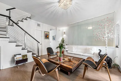 261 Navarre Ave # 9, Coral Gables FL 33134