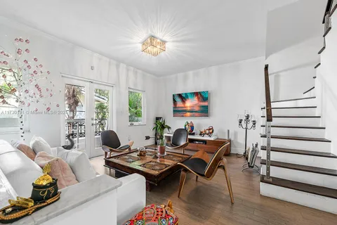 261 Navarre Ave # 9, Coral Gables FL 33134