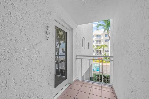 1666 West Ave # 207, Miami Beach FL 33139