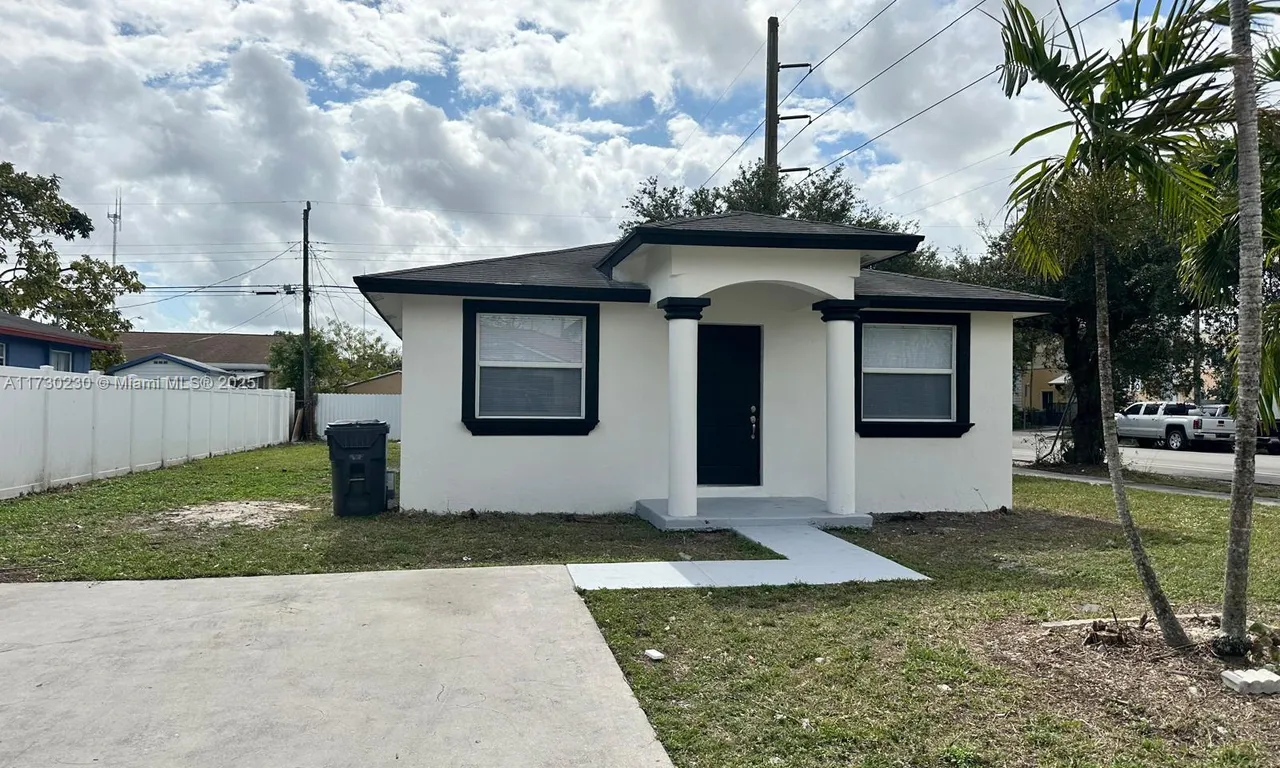 5584 Plunkett St, Hollywood FL 33021