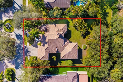 3303 W Stonebrook Cir, Davie FL 33330