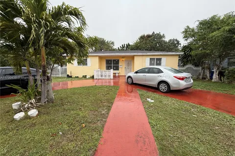 701 NE 170th St, North Miami Beach FL 33162