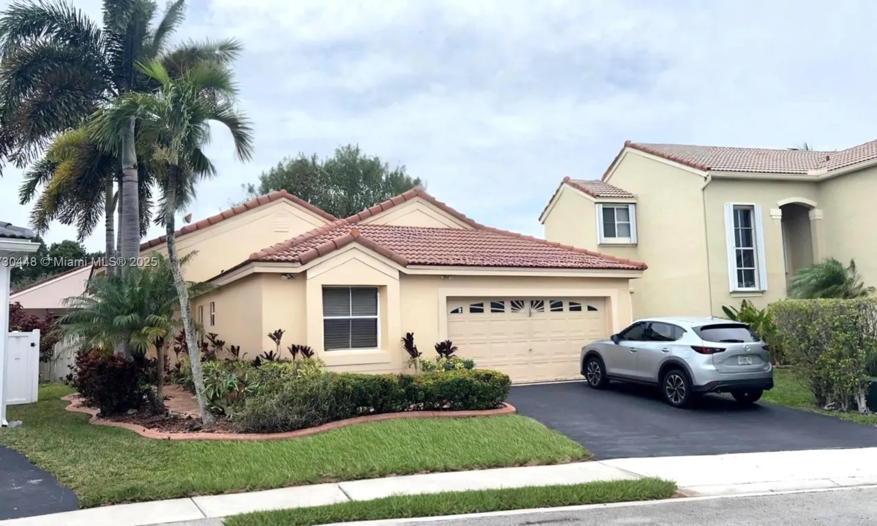 793 Chimney Rock Rd, Weston FL 33327