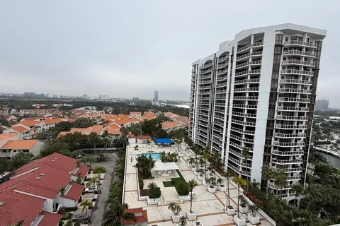 3610 Yacht Club Dr # 1214, Aventura FL 33180