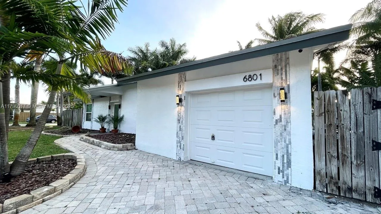 6801 NW 26th Way, Fort Lauderdale FL 33309